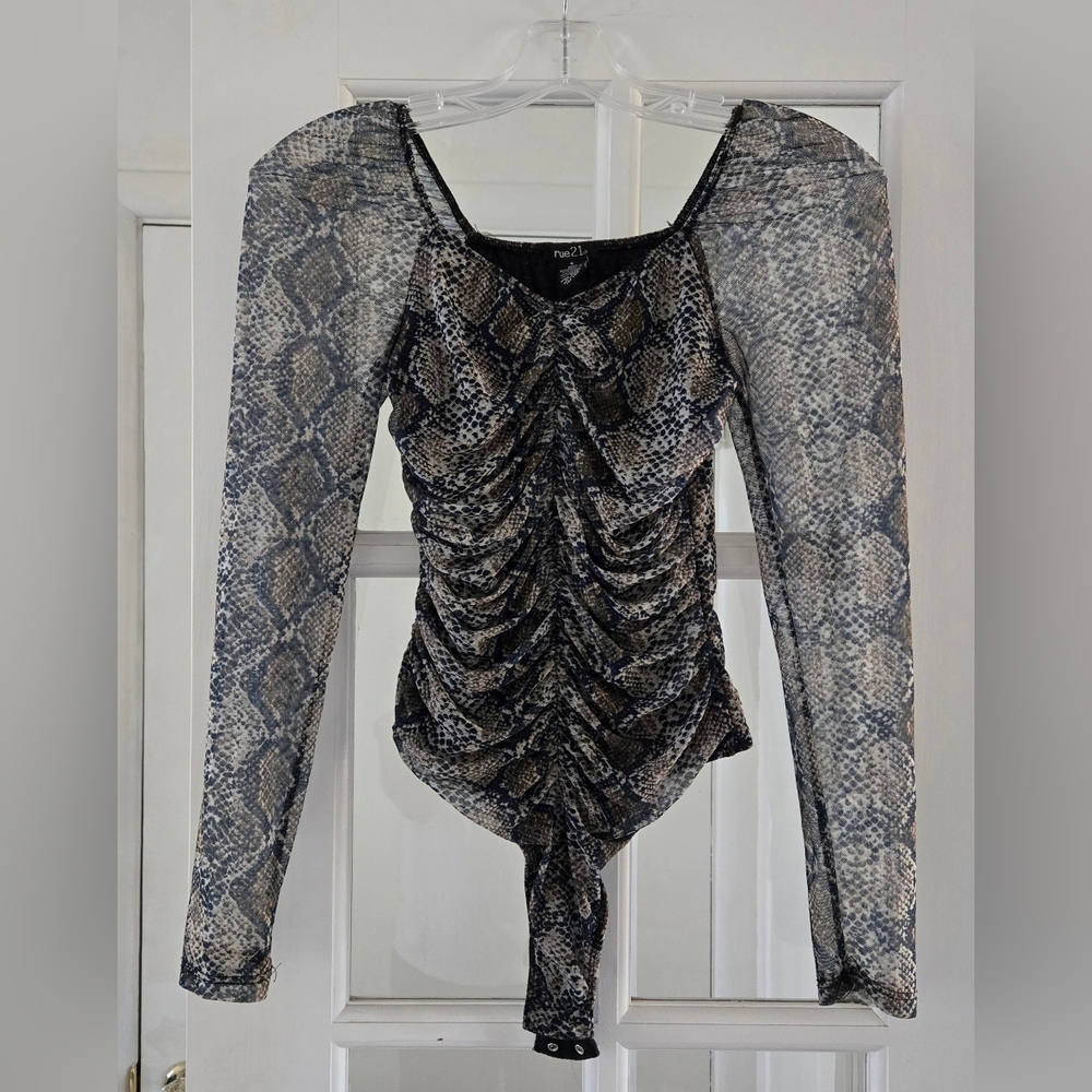 Rue 21 Womens Snakeskin Print Long Sleeve Bodysuit Size Small Brown & Black